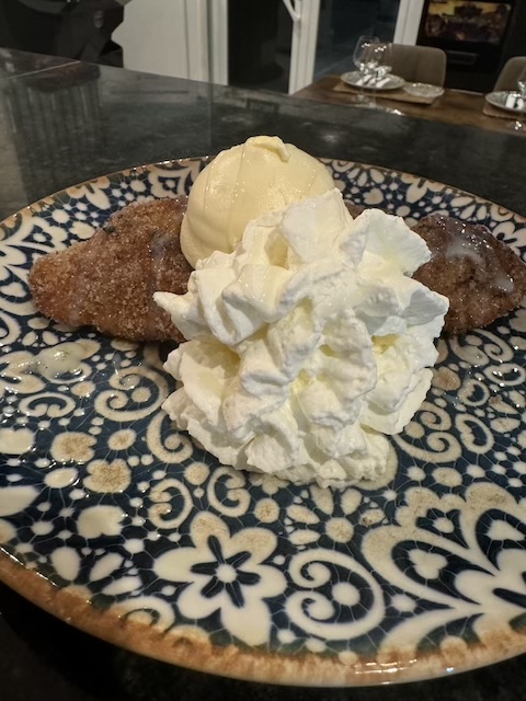 Torrija de pan brioche y helado vainilla